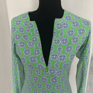 Ibkul XS long sleeve dress- pattern with green background